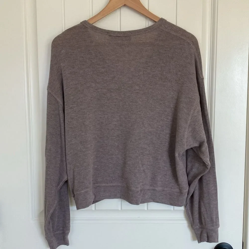 fab'rik Womens Pullover V Neck Long‎ Sleeve Taupe Shirt Size S Crop Boxy - Picture 9 of 10